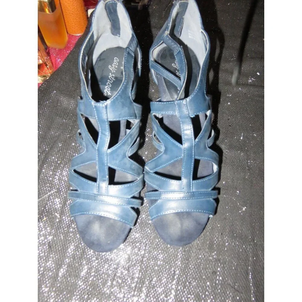 BOGO Easy Street Navy Faux Vegan Leather Caged Heeled Sandals sz 9.5 Super flex